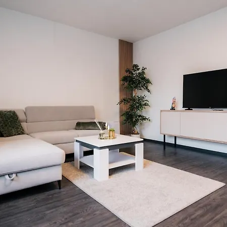 Randhome Horn Apartment